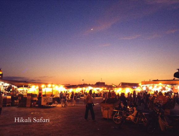 モロッコ、マラケシュのフナ広場の夕焼け